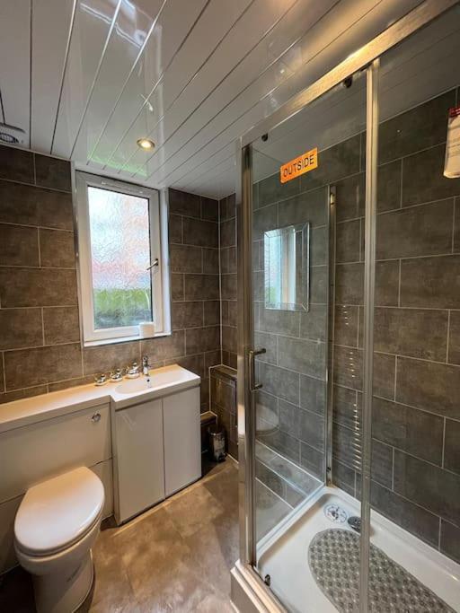 2 Bedrooms In Near Center Apartment